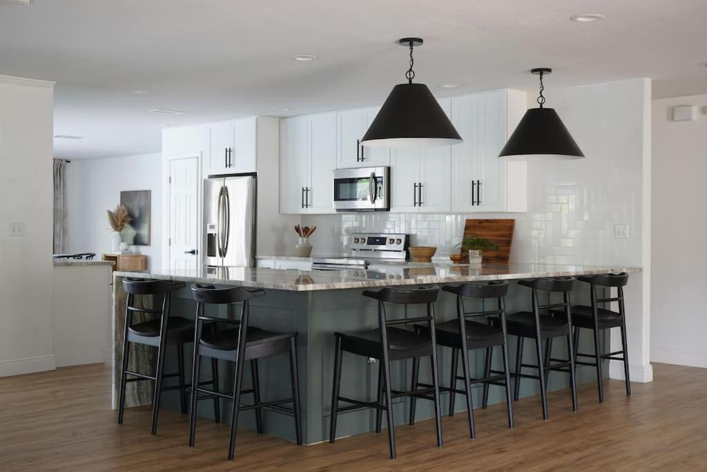 Remodeled 4Br Pool Home / Golf View/Near Beaches 萨拉索塔 外观 照片